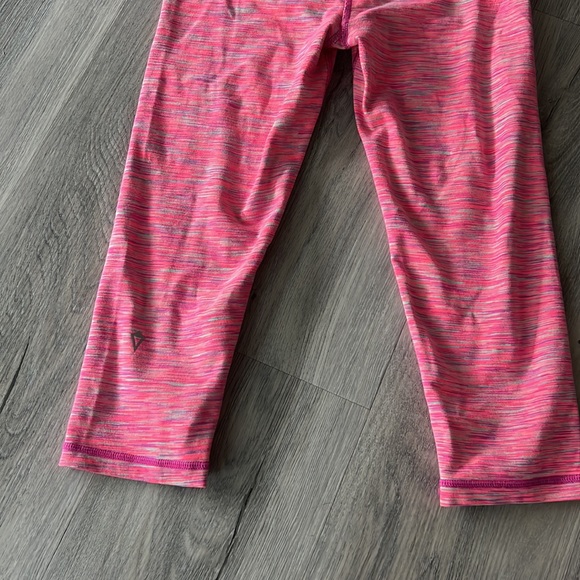 Lululemon Ivivva pink Capri pant leggings size 12 - Picture 8 of 11